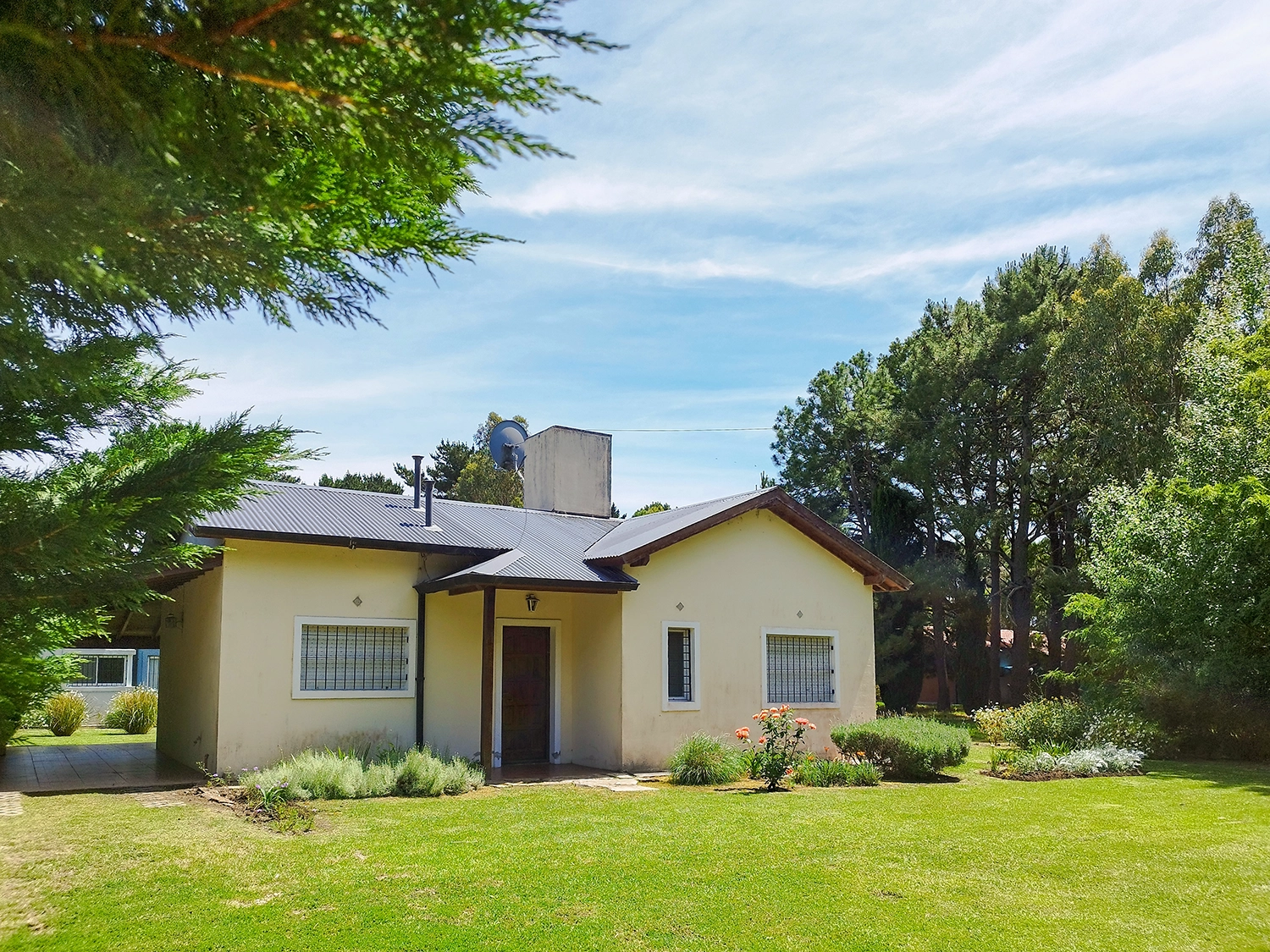 Casa Benteveo - galería techada